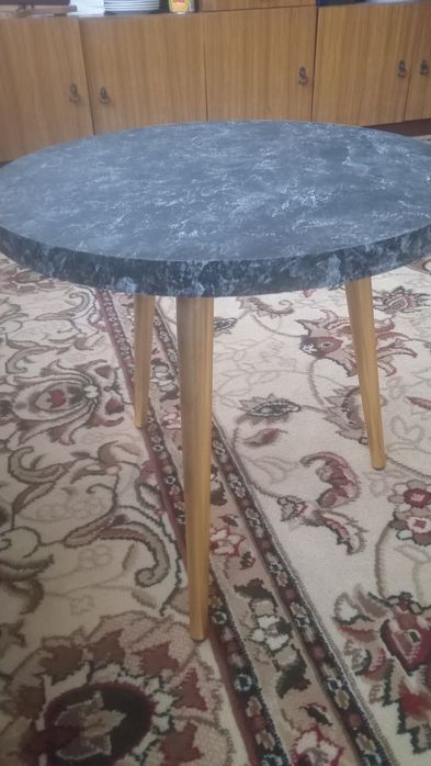 Столики прикроватные