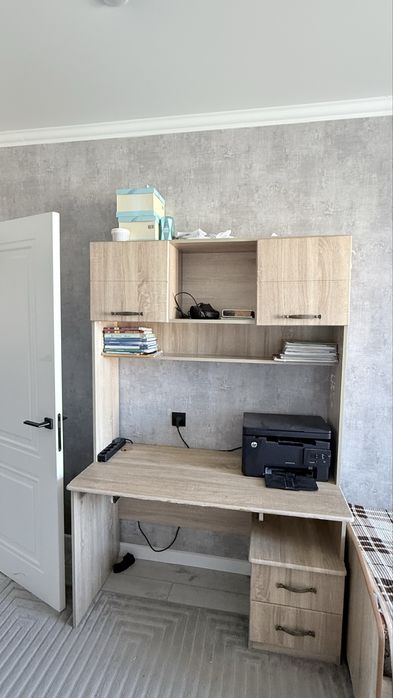 Продам компьютерный стол