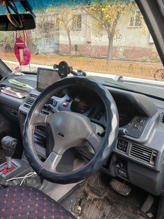 Митсубиси Паджеро 2