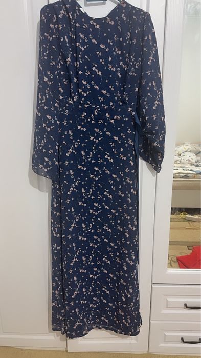 Платия повсидневная с разрезом