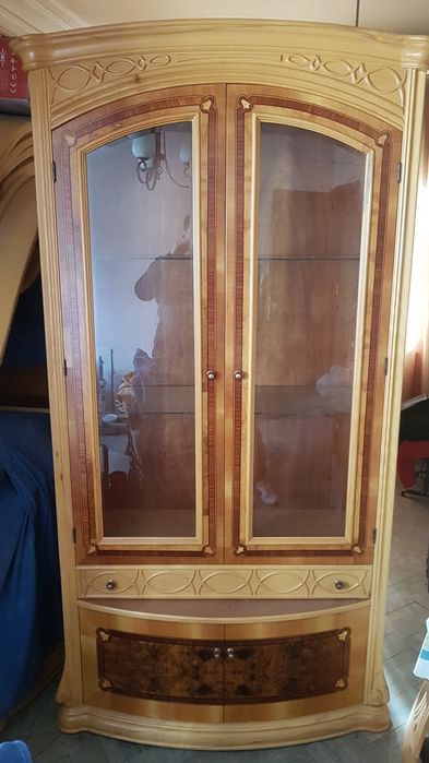 Мебели за хол или трапезария