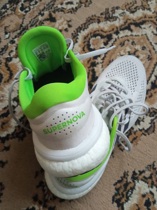 Vând Pantofi sport Adidas Nr 43 1/3 foarte buni