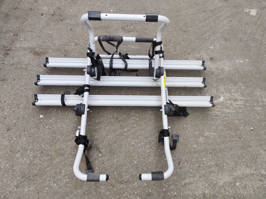 Vând suport 3 biciclete cu prindere pe haion