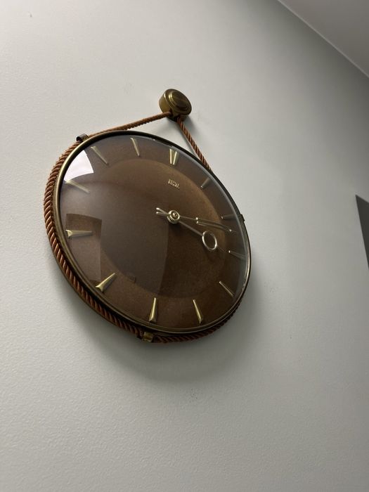 Стенен часовник / 50-те