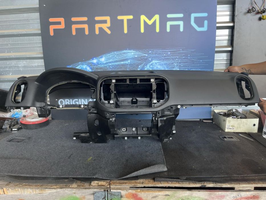 Арматурно табло Фолксваген Volkswagen Tiguan 1 Оригинално с бег