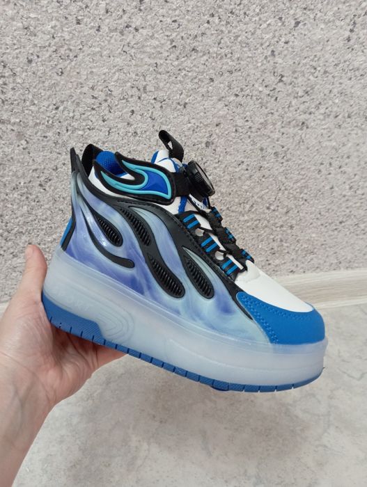 Продам кроссовки ролики