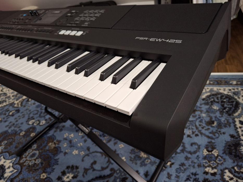 Orga Yamaha PSR EW 425