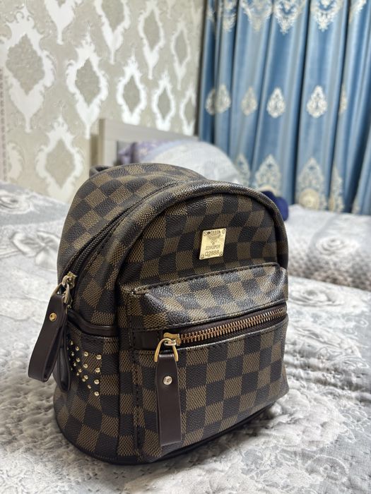 Продаю одежду на фото