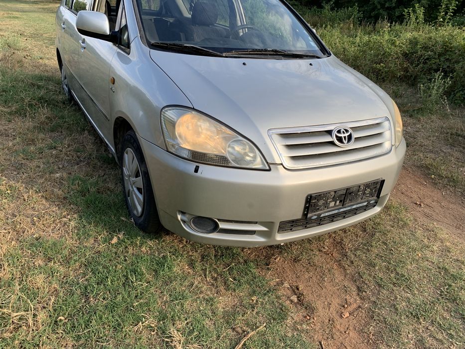 На части. Тойота Авенсис Версо, 2002 г., дизел, 2000 куб., 116 к.с
