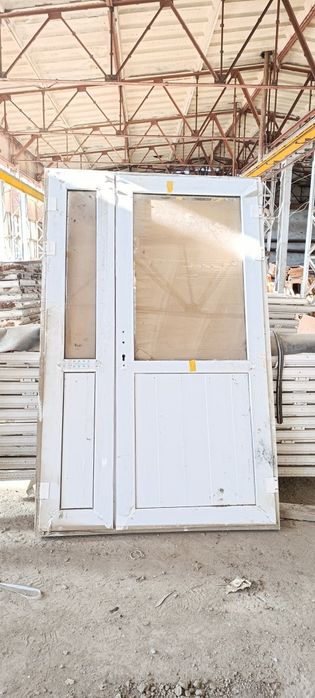Новые пластиковые двери