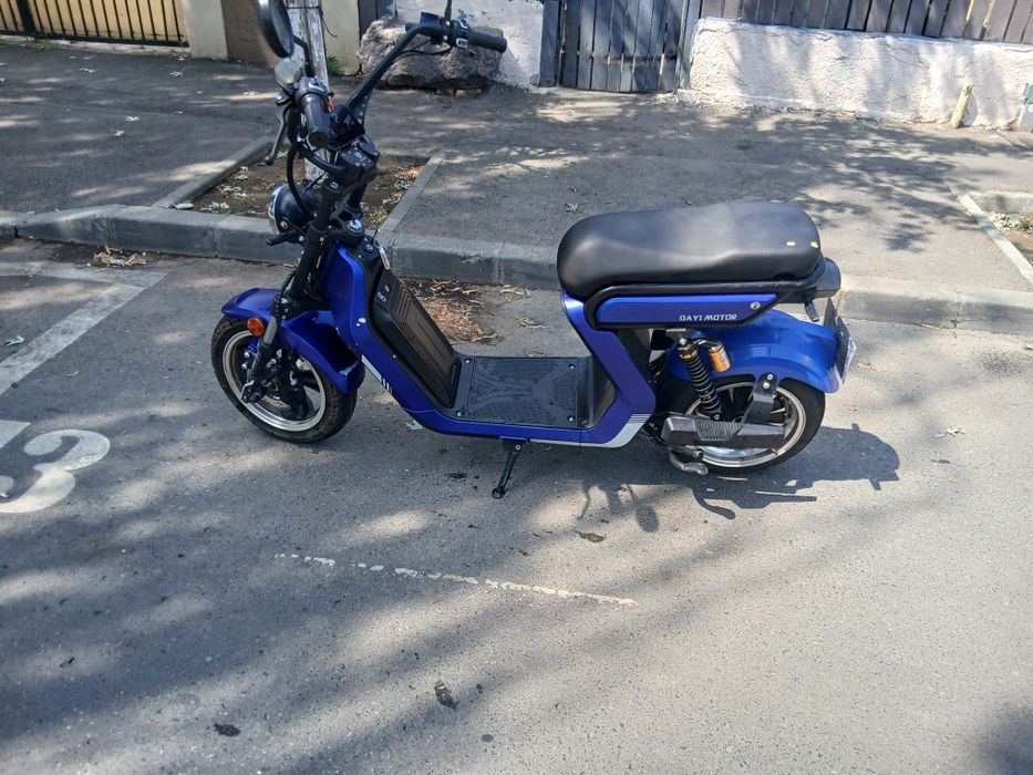 Vand scuter electric