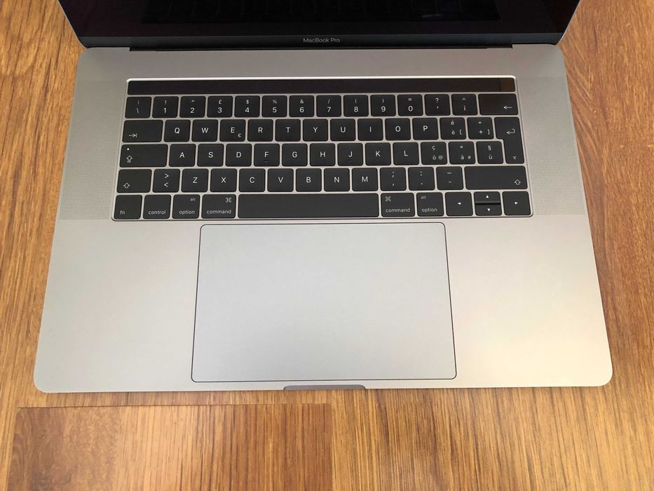 15.4' Core i7 Apple MacBook Pro Late 2016 SG TouchBar 16GB RAM/512GB SSD/Radeon Pro 460 4GB/Бат 6ч