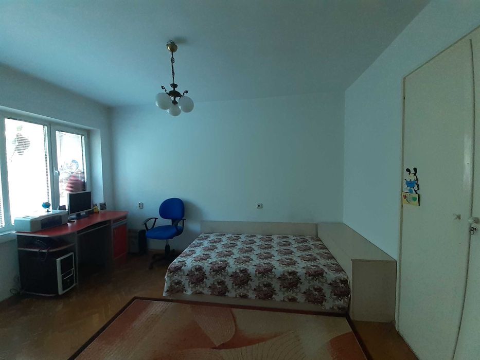 Дава се под наем Двустаен апартамент в Шумен, Херсон - 65 кв.м за 278.97 € - Снимка #1