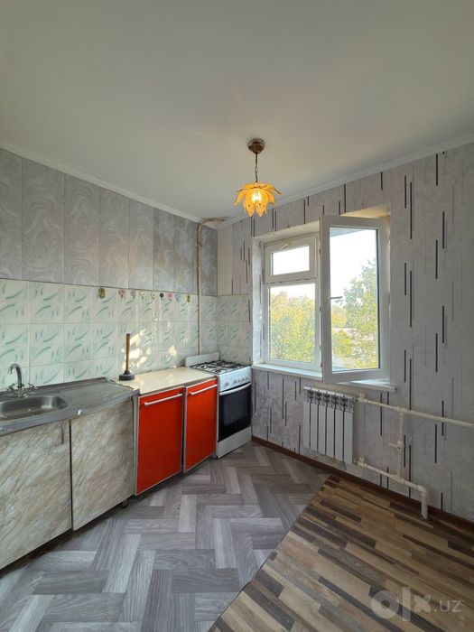 1 xonali kvartira 3mikrayonda sotiladi