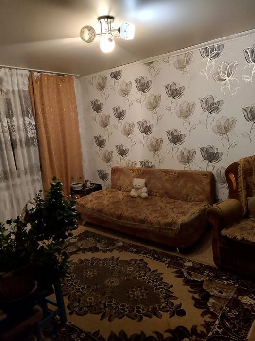 Продам квартиру с.Якорь