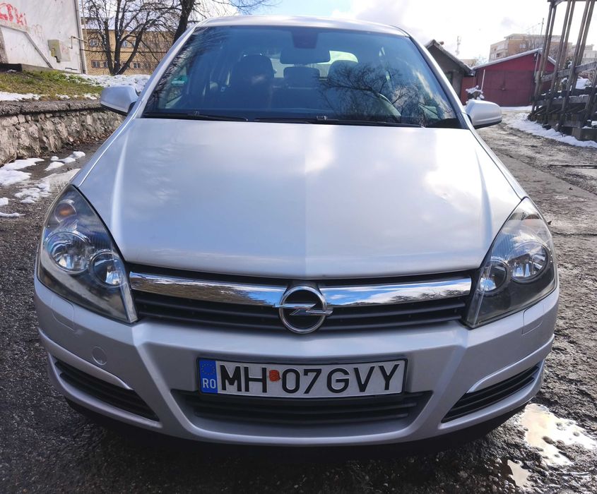 Opel Astra H Benzina
