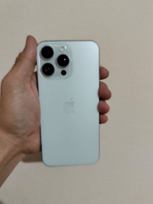 Продам Айфон 15 про макс
