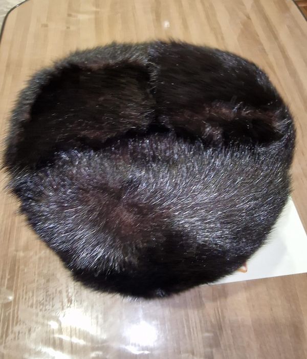 Продам шапку в идеальном состоянии.