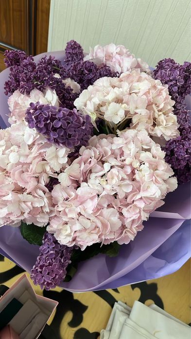 букет гортензия, сирень……