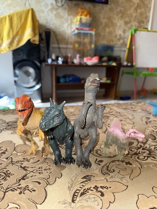 Продам динозавров