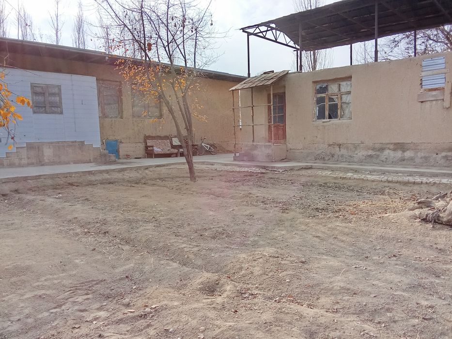 Xovli sotiladi. Yer narxida.