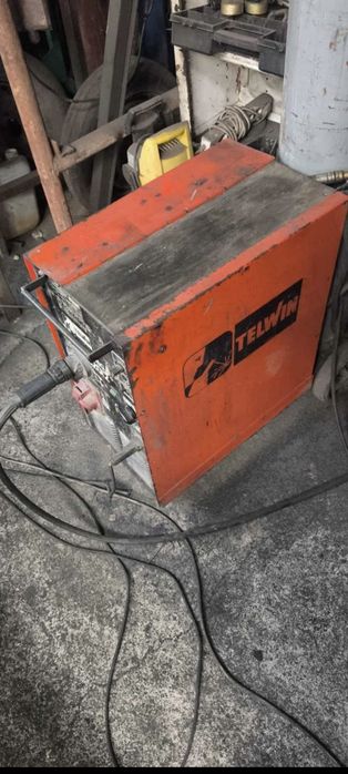 Vând fierăstrău cu banda/panglica Bernardo EBS 181 .aparat sudura CO2