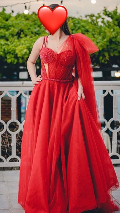 Луксозна бална рокля