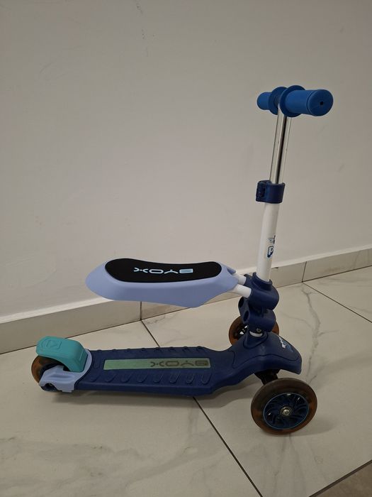 Trotineta BYOX 3 roti de silicon cu led si scaun