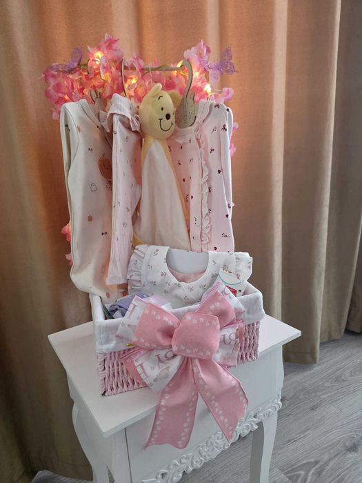Cadouri pentru noi nascuti,fetite si baieti,cu preferinte,,personalizate sau nu,,culori vii,asortate,accesorii..etc