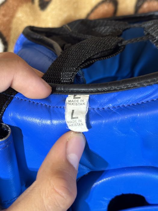 Боксерский шлем.