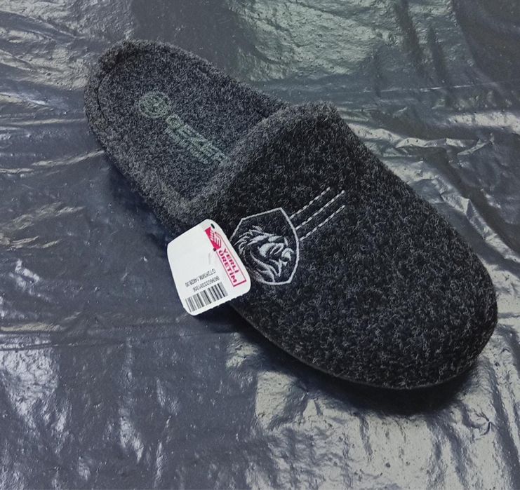 Мужская тапочка