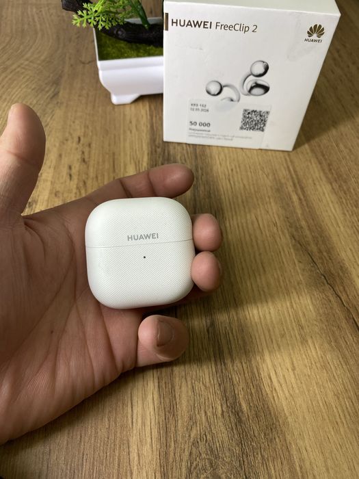 Продам наушники Huawei