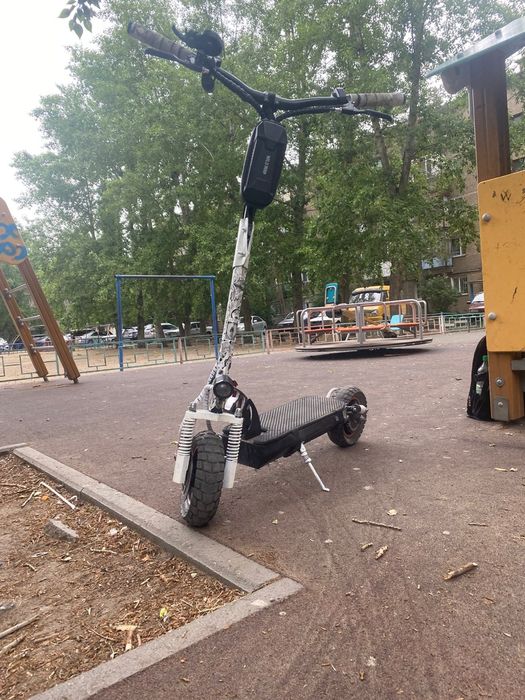 Продам электро самокат куго м4