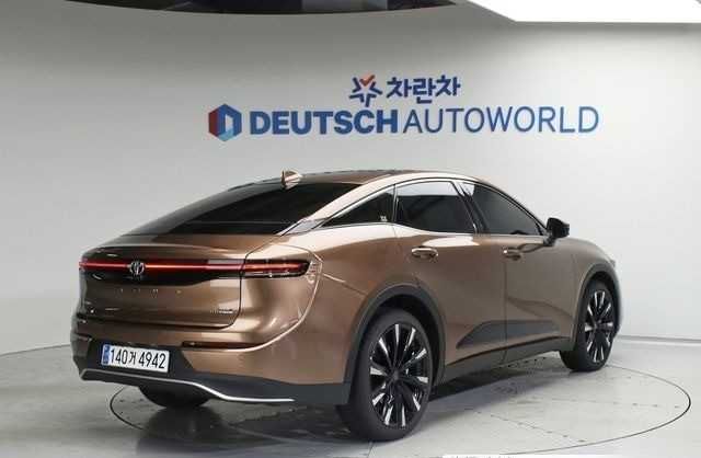 Toyota Crown AWD бензин+гибрид