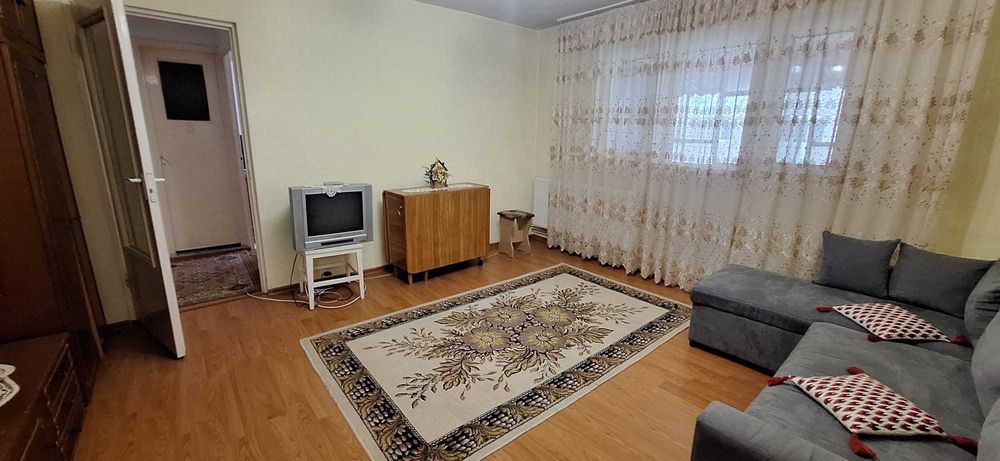 Etaj 1- Vanzare apartament 2 camere confort 1 Targoviste .