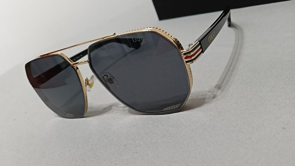 Ochelari de soare noi