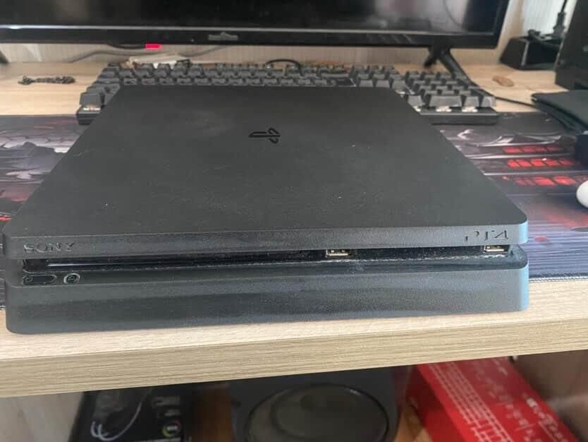 PlayStation Slim 4