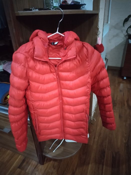 Куртки на девочку 7,8 лет, весенняя осенняя и зимняя