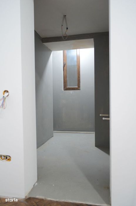 Apartament renovat in cladire interbelica, zona centrala