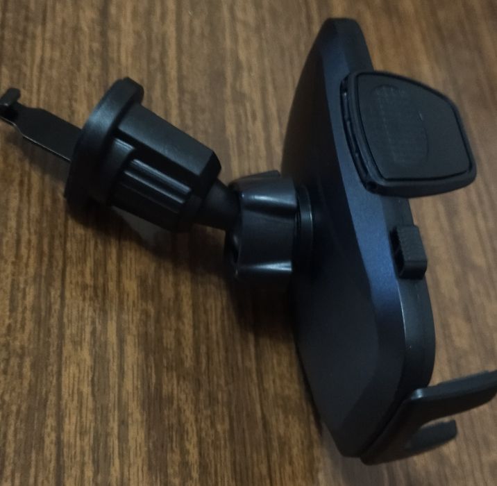 Держатель для телефона в машину