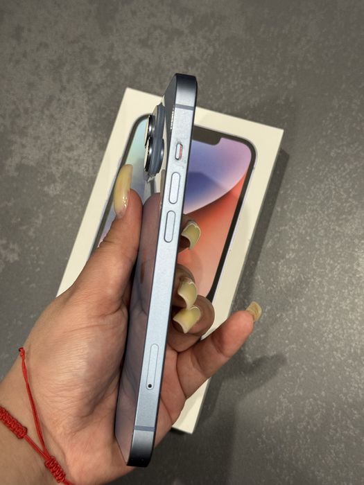 Продам Iphone 14