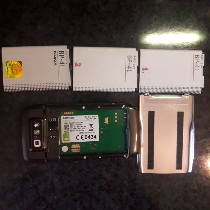 Telefon Mobil NOKIA E71,original, in cutie,putin folosit decent !