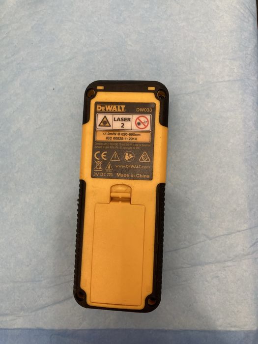 Telemetru laser DEWALT DW033 30m