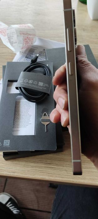 Продавам S25 Ultra 512 GB като нов