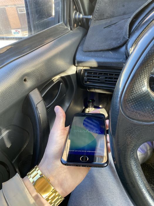 Продам SE 2020 в четком состоянии