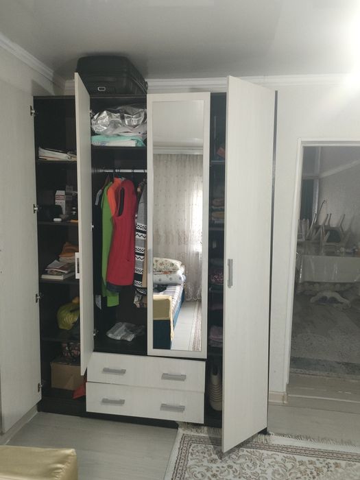 Продам Шифоньер.