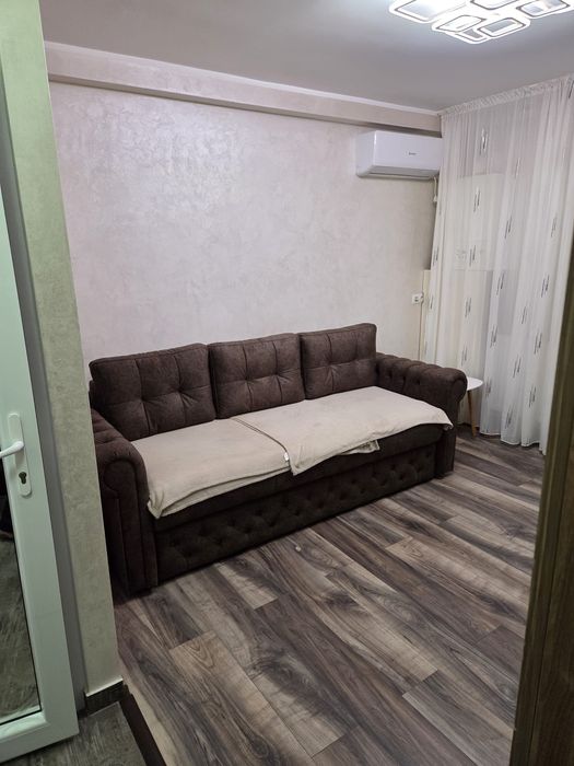 Închiriere Garsonieră 
Preț: 1200 lei/lună + o lună avans.
Se face contract declarat la ANAF.
Pentru mai multe detalii și vizionare, sunați în privat.