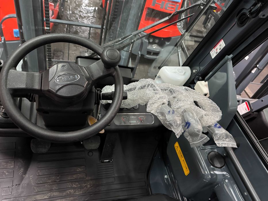 Motostivuitor Heli 2.5 tone diesel cu cabina inchisa (175)
