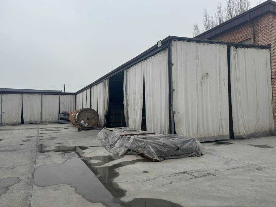 Аренда складских площадей (навес + защитные шторы) — 165 м² и 300 м²