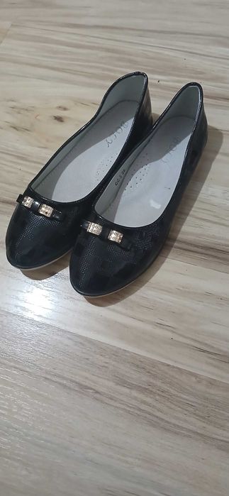 Pantofi fete,nepurtati,mar 35